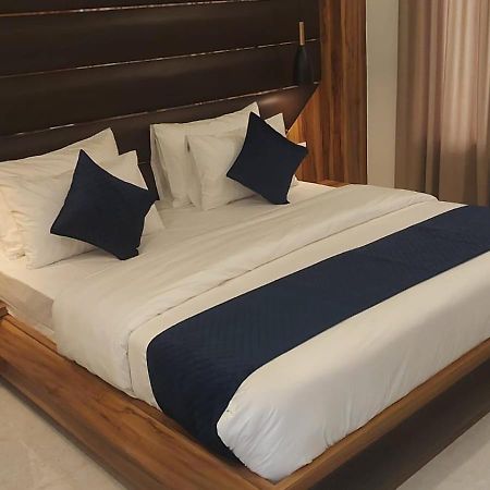 Hotel Sunshine Дармсала Экстерьер фото