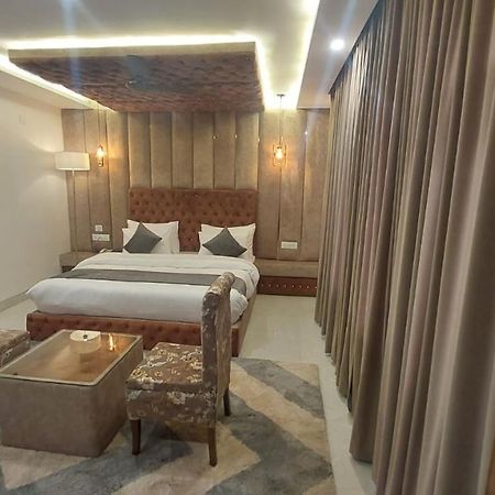 Hotel Sunshine Дармсала Экстерьер фото