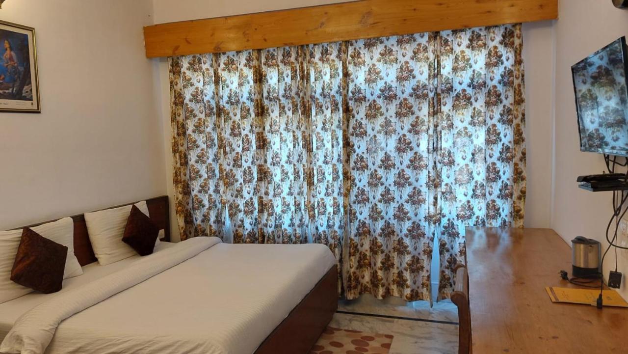 Hotel Sunshine Дармсала Экстерьер фото