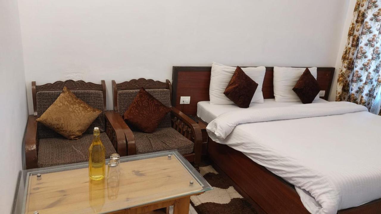 Hotel Sunshine Дармсала Экстерьер фото