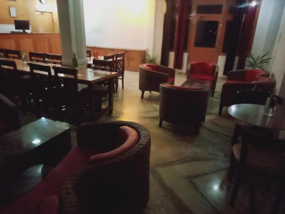 Hotel Sunshine Дармсала Экстерьер фото