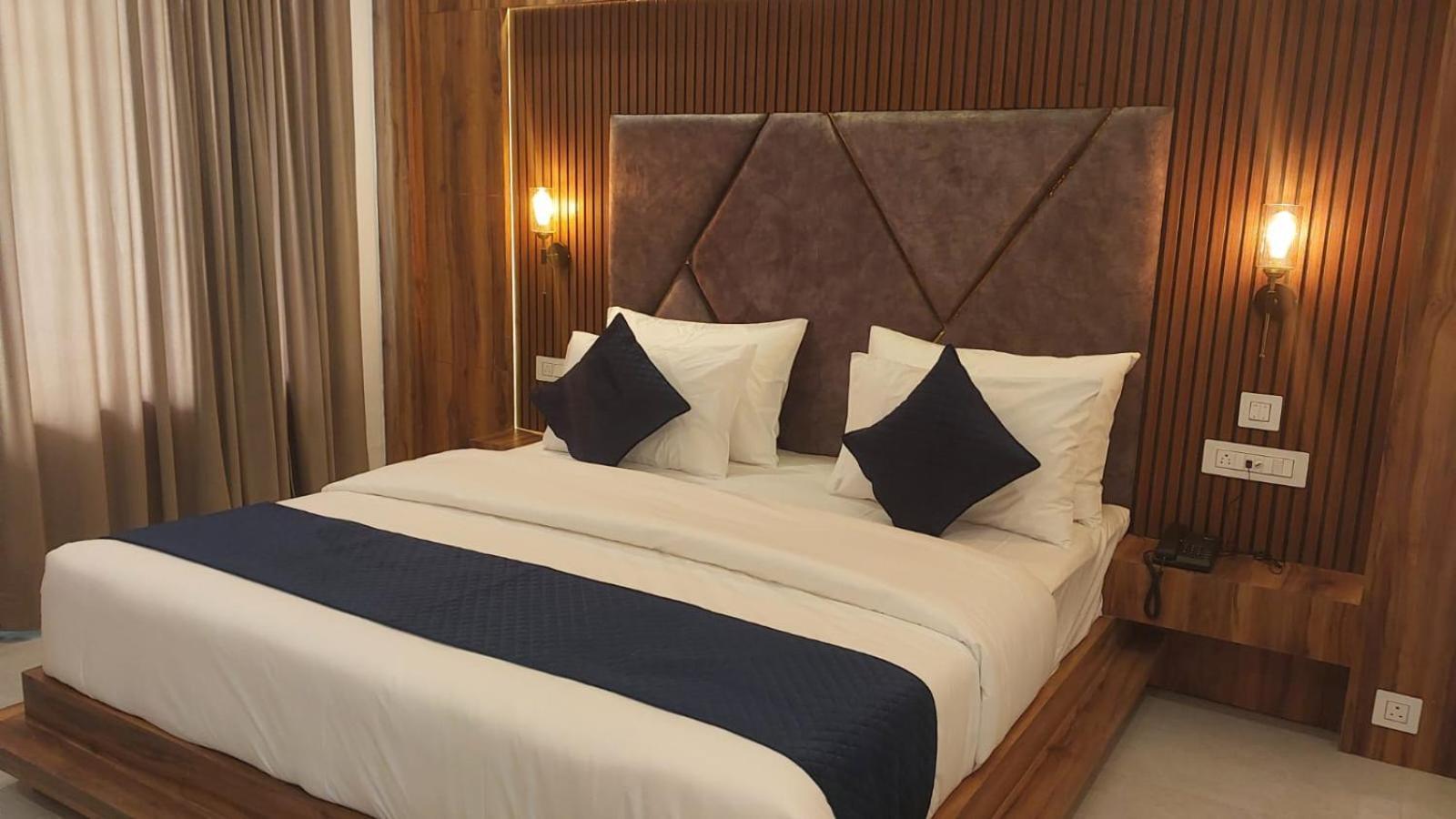 Hotel Sunshine Дармсала Экстерьер фото